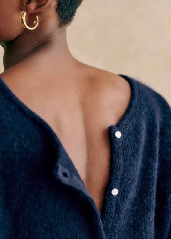 BRISLEY - KLASSISK MYSIG STICKAD KOFTA