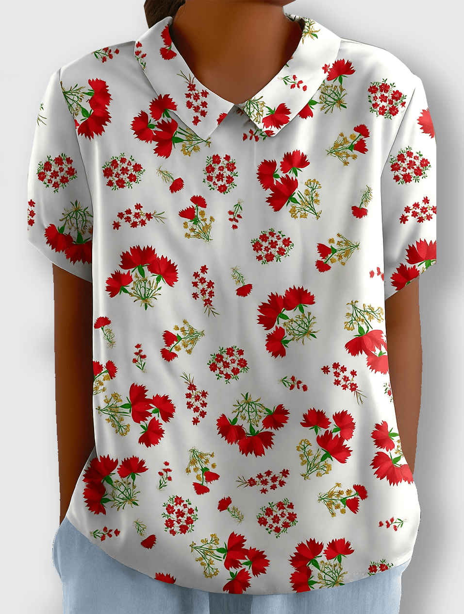 Betsey - Chic t-shirt med röda blommor och mjuk komfort