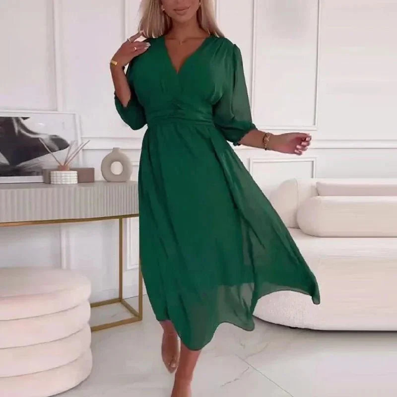 Helena – Lätt och elegant klänning för alla tillfällen