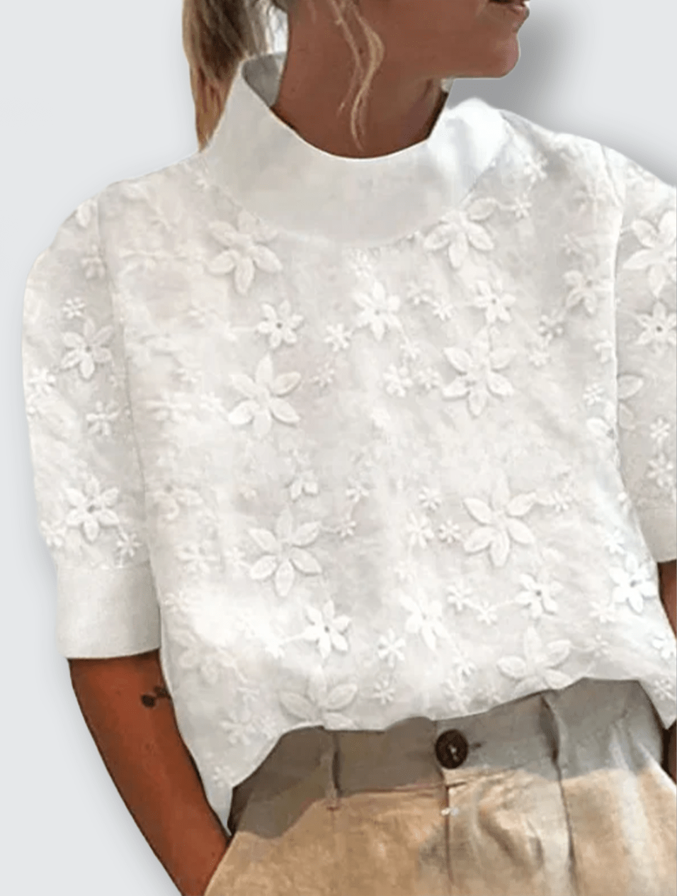 Nora | Broderad blus med ståkrage