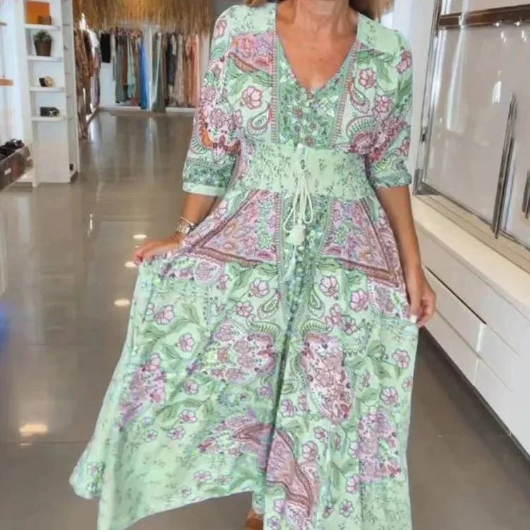 Sarah - Stilren klänning med vackra detaljer