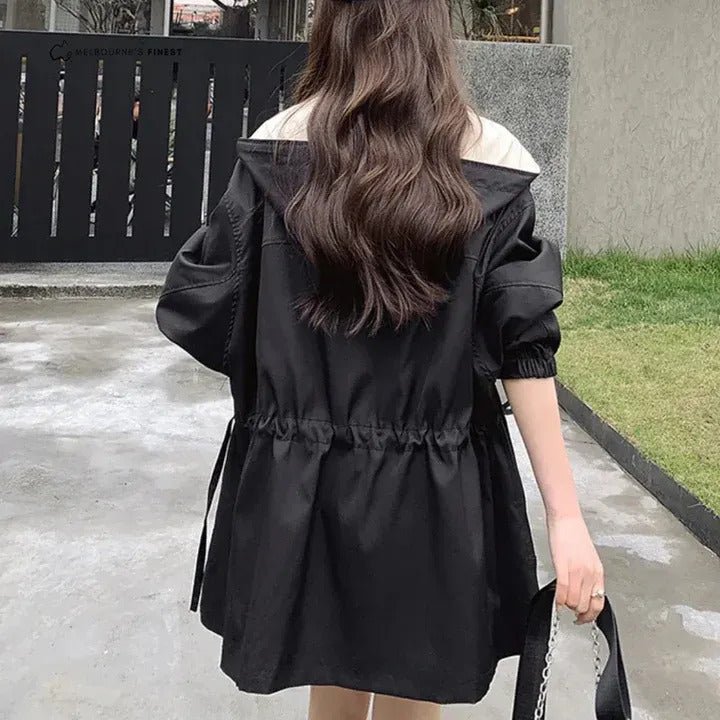 Selina – Trenchcoaten som kombinerar stil och funktion